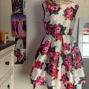 L'ATISTE Vibrant Floral Dress